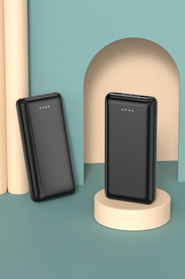 Portable Power Bank mit Micro USB- und Typ-C-Eingabeanschlüssen für Smartphones