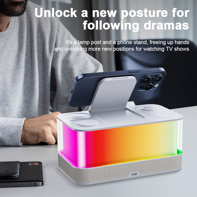 Qi-fähiges drahtloses Ladegerät und Bluetooth-Lautsprecher mit bunten Lichtern