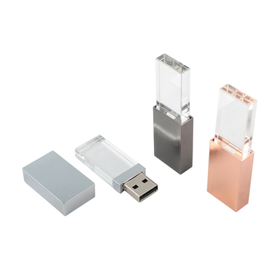 Kristall-USB Innen mit LED-Licht bei der Arbeit LED-Licht glänzend