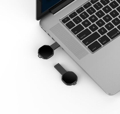 LED-Licht-USB-Speicher, der einen Betrieb von minus 50 bis plus 80 Grad Celsius ermöglicht, ideal für extreme Temperaturdatenverarbeitung