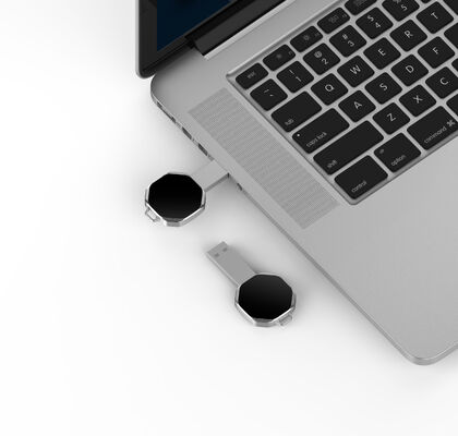 LED-Licht-USB-Speicher, der einen Betrieb von minus 50 bis plus 80 Grad Celsius ermöglicht, ideal für extreme Temperaturdatenverarbeitung