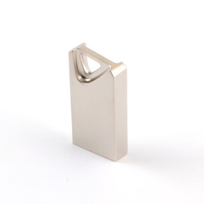 Kann mit individuellem Logo versehen werden. USB-Stick aus Metall, USB 2.0, Schreibgeschwindigkeit 4 bis 10 MB, USB 3.0, Geschwindigkeit 10 bis 30 MB, Massenzeit 4 bis 5 Tage