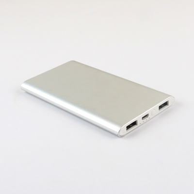 Gravieren von LOGO Metal Portable Power Bank 5000MAH mit optimierter Wärmeableitung