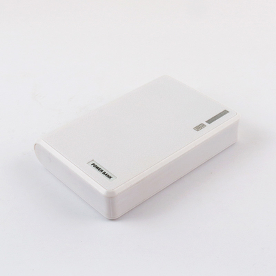 5000MAH Mobile Power Bank aus Kunststoff mit individuellem Logo und Kabel