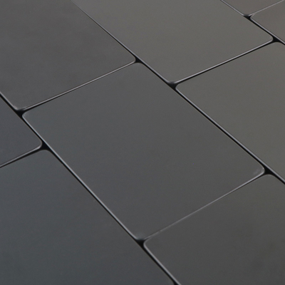 Silberne SSD-Interne Festplatten MTBF 1,5 Millionen Stunden Datenübertragungsgeschwindigkeit bis zu 6 Gbps