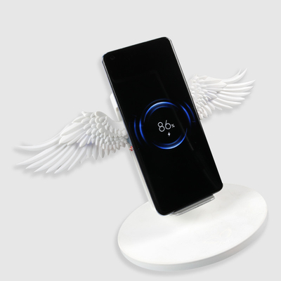 Nettes Plastiktelefon beflügelt drahtloses Ladegerät 5V 1.67A mit LED-Licht